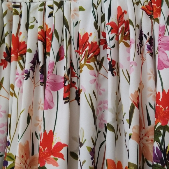 Floral Print Skirt - Picture 5 of 6